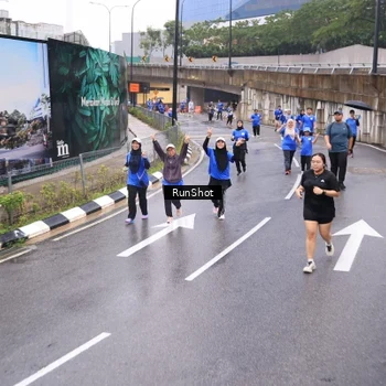 Runner Photo 7937845