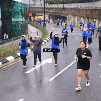 Runner Photo 7937851