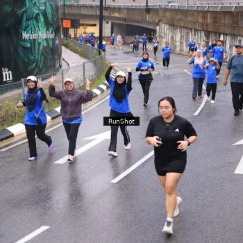 Runner Photo 7937855