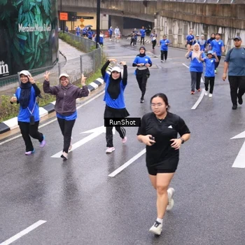 Runner Photo 7937857
