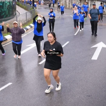 Runner Photo 7937862