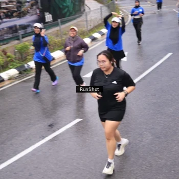 Runner Photo 7937864