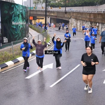 Runner Photo 7937865