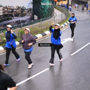 Runner Photo 7937873