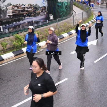 Runner Photo 7937875