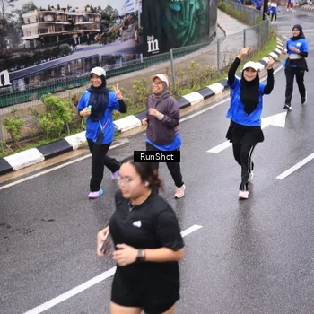 Runner Photo 7937883