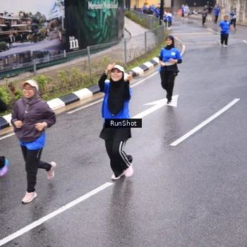 Runner Photo 7937889
