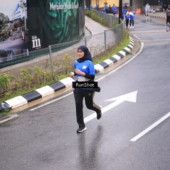 Runner Photo 7937890