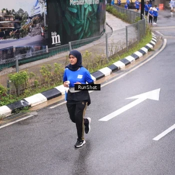Runner Photo 7937893