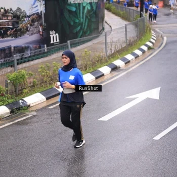 Runner Photo 7937897