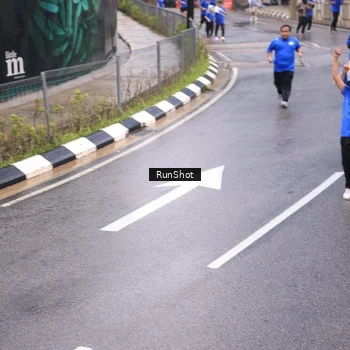Runner Photo 7937902