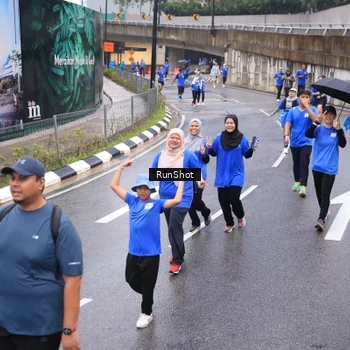 Runner Photo 7937933