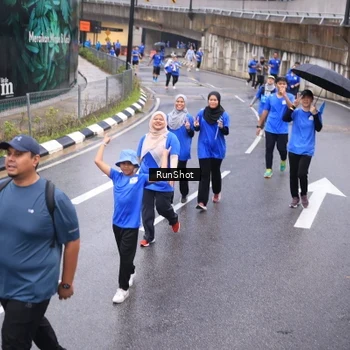 Runner Photo 7937934