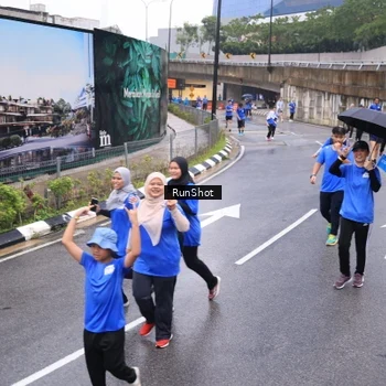 Runner Photo 7937947