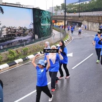 Runner Photo 7937950