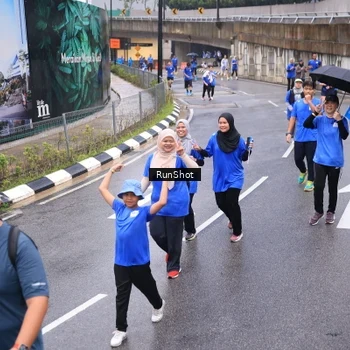 Runner Photo 7937951