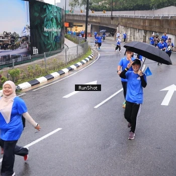 Runner Photo 7937956