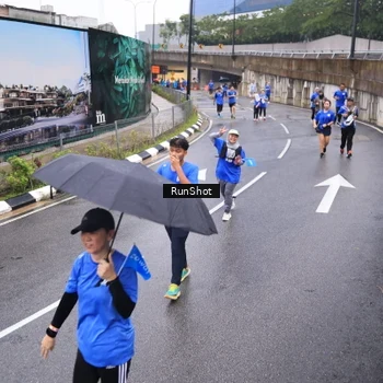 Runner Photo 7937980