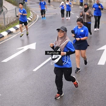 Runner Photo 7937996