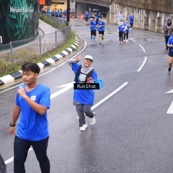 Runner Photo 7937998