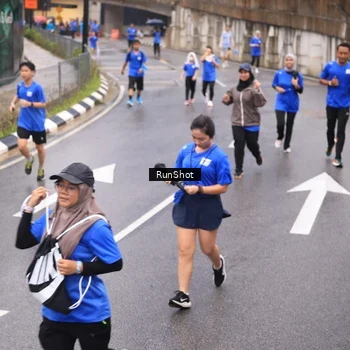 Runner Photo 7938003
