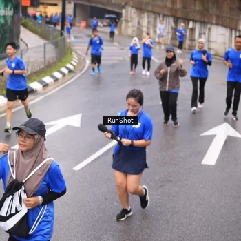Runner Photo 7938005
