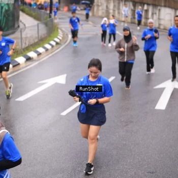 Runner Photo 7938010