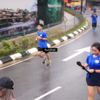 Runner Photo 7938012