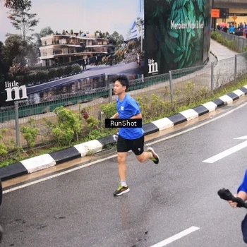 Runner Photo 7938022