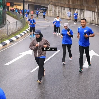 Runner Photo 7938024