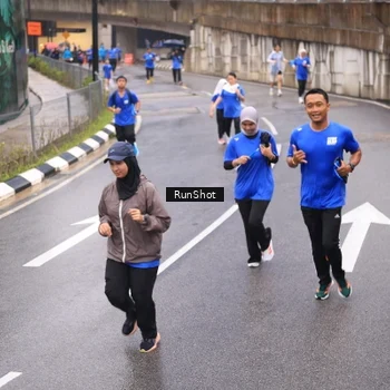 Runner Photo 7938025