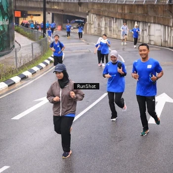 Runner Photo 7938026
