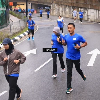 Runner Photo 7938028