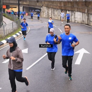 Runner Photo 7938029