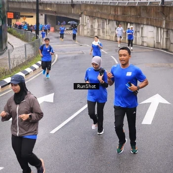 Runner Photo 7938030