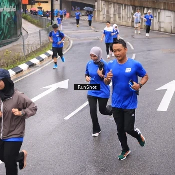 Runner Photo 7938031