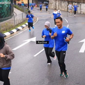 Runner Photo 7938033