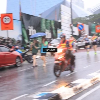 Runner Photo 7938039