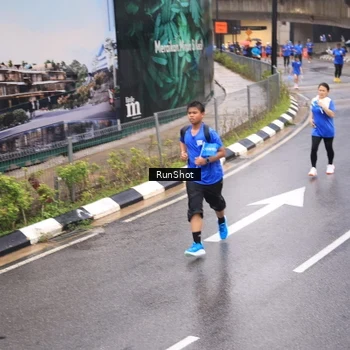 Runner Photo 7938049
