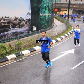 Runner Photo 7938055