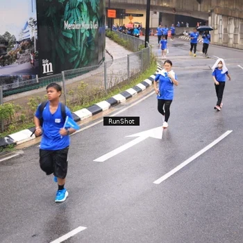 Runner Photo 7938058
