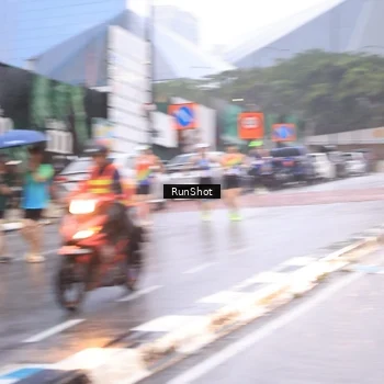 Runner Photo 7938062
