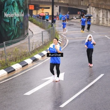 Runner Photo 7938067