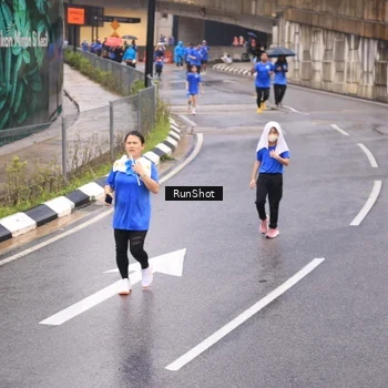 Runner Photo 7938068