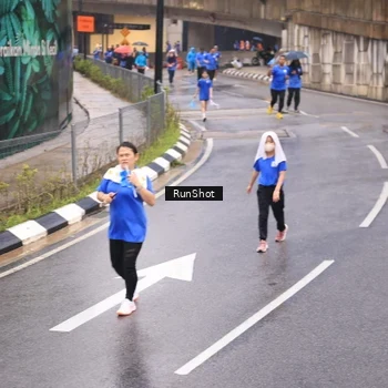 Runner Photo 7938070