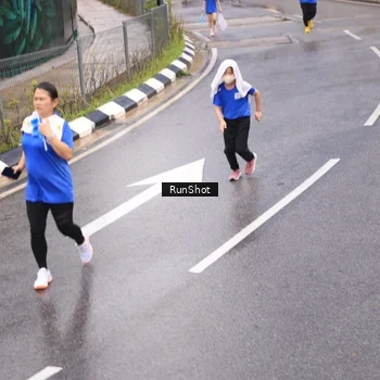 Runner Photo 7938084