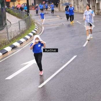 Runner Photo 7938092