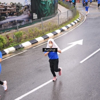 Runner Photo 7938102