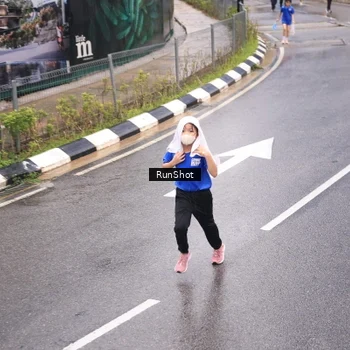 Runner Photo 7938103