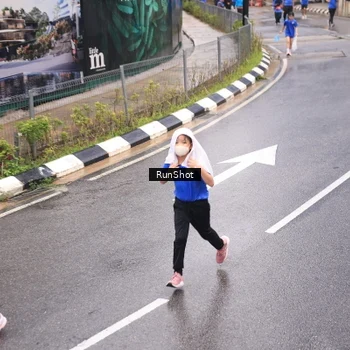 Runner Photo 7938104